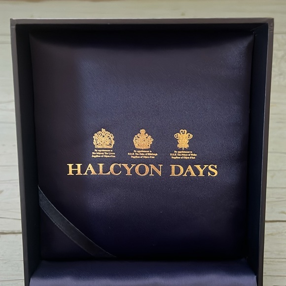 Halcyon Days I Work Hard So My Dogs Enamel Box - Picture 5 of 15